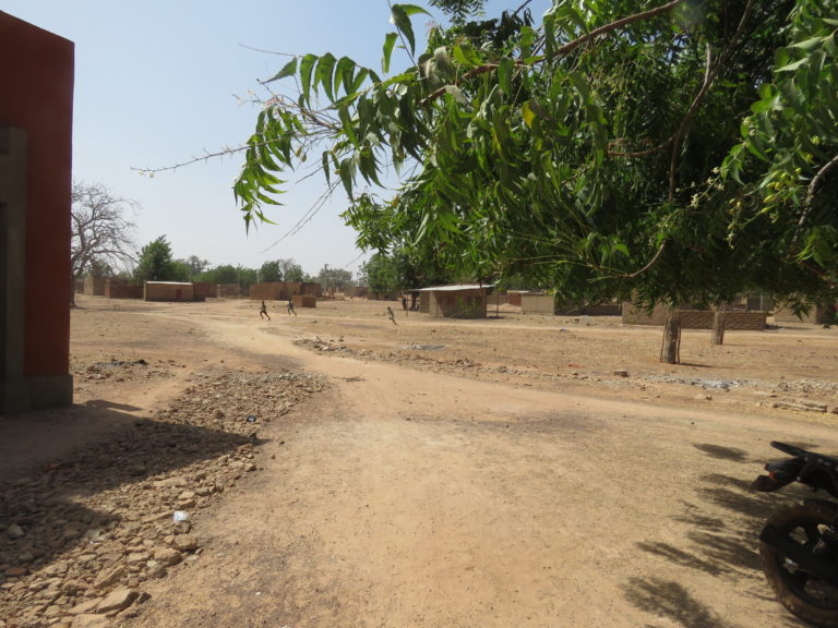 Lire la suite à propos de l’article 25-228 – Fourniture d’eau potable, reboisement et amélioration de l’hygiène  – Nouvelle Planète