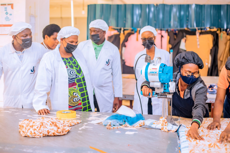 Lire la suite à propos de l’article 26-251 – ICYARI-(NID)» pour soutenir les femmes entrepreneures rurales – Grandir à Butare